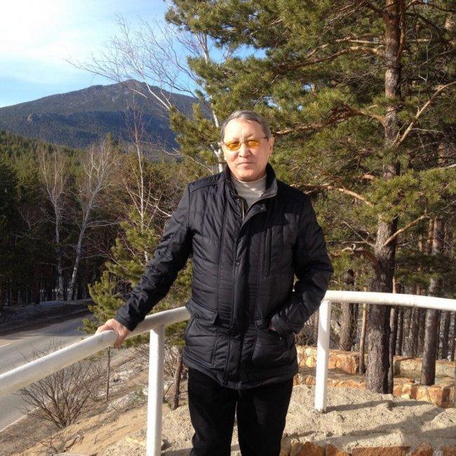 Толымбек Әбдірайым. Жеңгетай